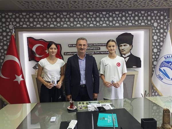 ŞAMPİYONLAR ZİYARET ETTİ 