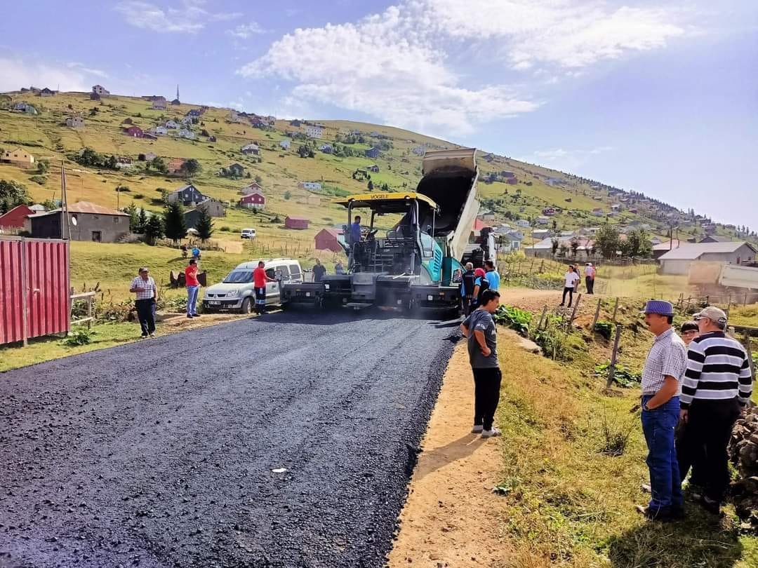 ASFALT ÇALIŞMALARIMIZ HAYIRLI OLSUN ASFALT ÇALIŞMALARIMIZ HAYIRLI OLSUN