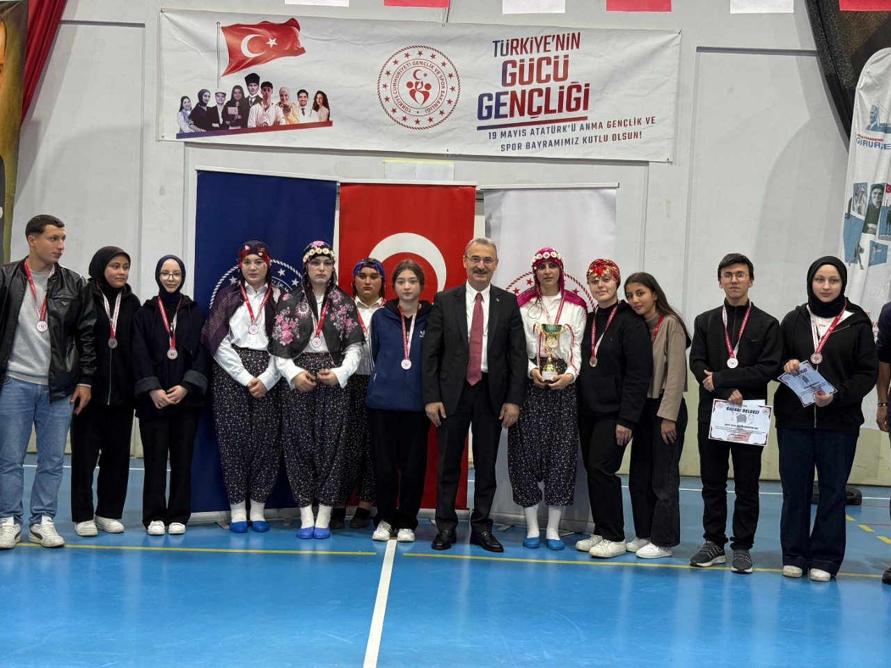 19 MAYIS COŞKUSU ŞALPAZARI'NDA GURURLA YAŞANDI