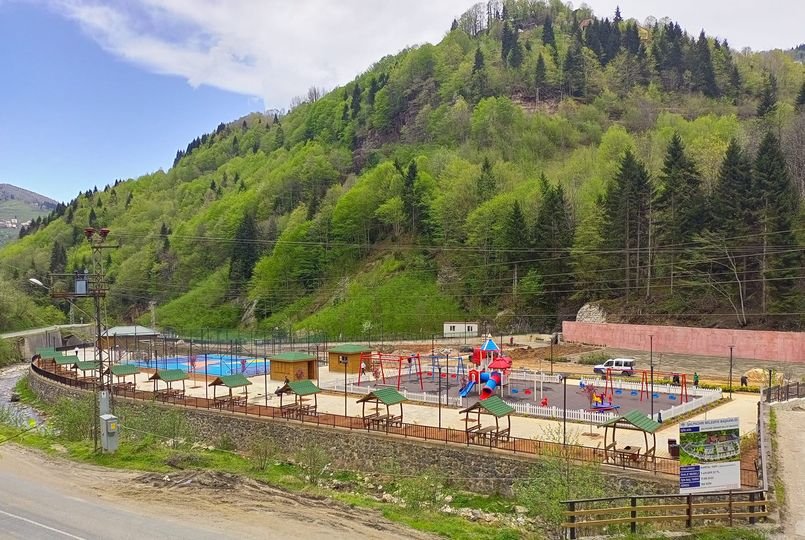 MİLLET BAHÇESİ'NDE BAYRAMLAŞMA MİLLET BAHÇESİ'NDE BAYRAMLAŞMA