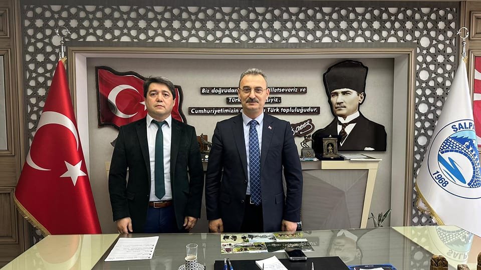 TAYİNİ ÇIKAN MÜDÜR KARABAYIR BAŞKANIMIZ KURUKIZ'I ZİYARET EDEREK VEDALAŞTI.