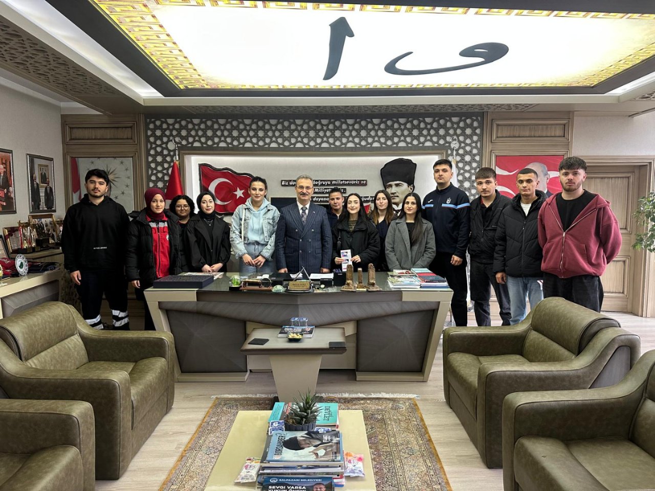 ŞALPAZARI MYO ÖĞRENCİLERİNDEN BELEDİYE BAŞKANIMIZA ZİYARET